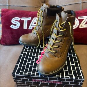 Dirty Laundry Stylish Tan Lace-Up Ankle Boots
